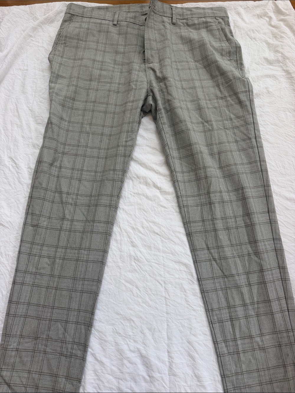 Zara Men's Light Gray Plaid Dress Pants